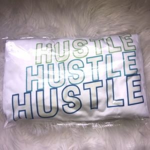 HUSTLE print Graphic Tee